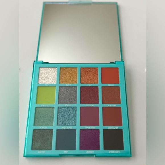 ❤️LA Girl Festie Bestie Eyeshadow Palette - Picture 5 of 5